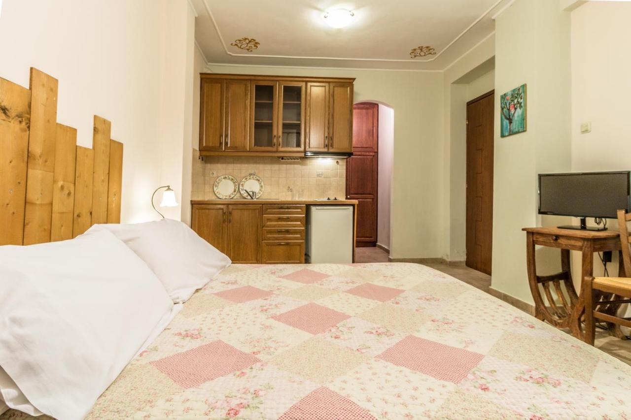 Triantafillies Guesthouse Portaria  Exterior photo